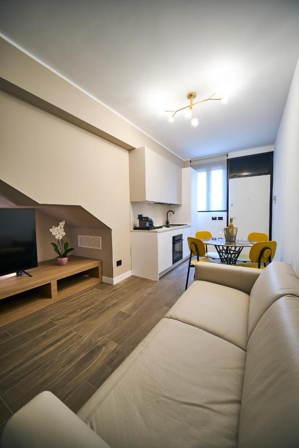 Luxury & Central Apartment ミラノ エクステリア 写真