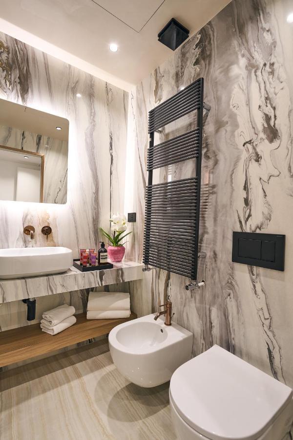 Luxury & Central Apartment ミラノ エクステリア 写真
