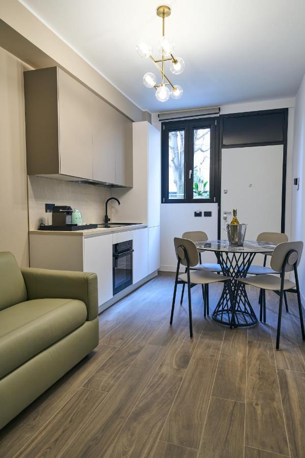Luxury & Central Apartment ミラノ エクステリア 写真