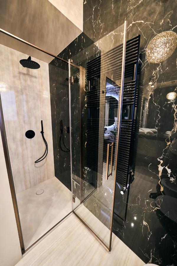 Luxury & Central Apartment ミラノ エクステリア 写真